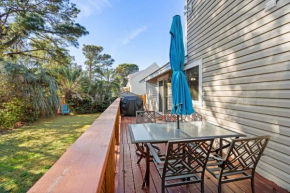 Backyard Oasis 1 Mile to Beach Golf Cart Friendly